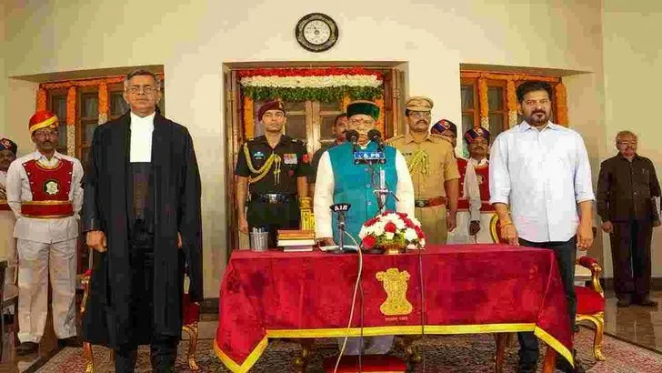 గవర్నర్‌గా ప్రమాణస్వీకారం చేసిన శివ ప్రతాప్ శుక్లా