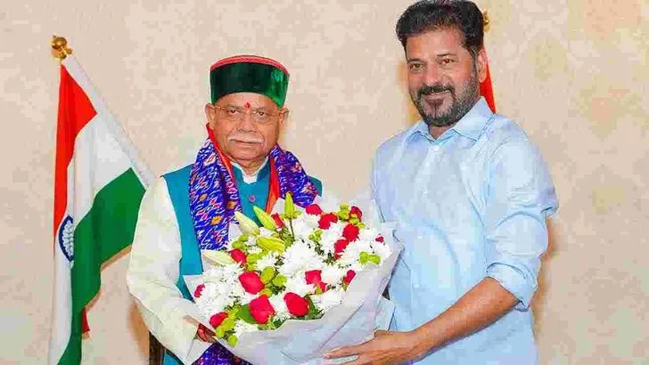 గవర్నర్‌గా ప్రమాణస్వీకారం చేసిన శివ ప్రతాప్ శుక్లా