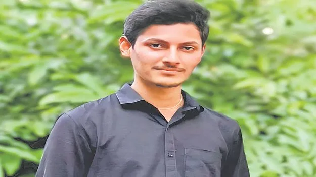 ట్రాఫిక్‌ పోలీసులకు భయపడి రాంగ్‌రూట్‌లోకి..