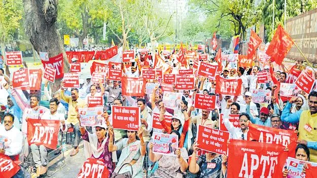 సీనియర్‌ టీచర్లకు టెట్‌ మినహాయింపు ఇవ్వాలి