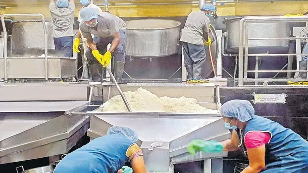 సంక్షోభంలోనూ సంతృప్తి భోజనం