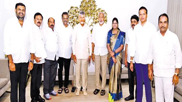 నిరంతరం ప్రజల్లో ఉండండి