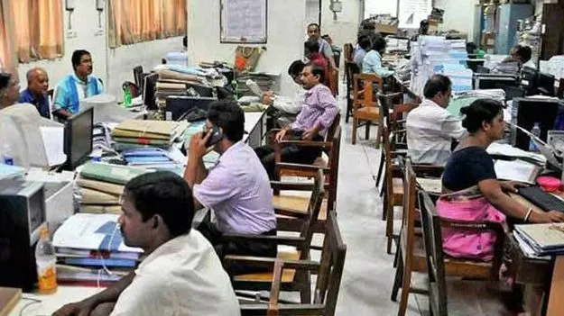 పాత పద్ధతిలోనే కాంట్రాక్టు ఉద్యోగులకు జీతాలు