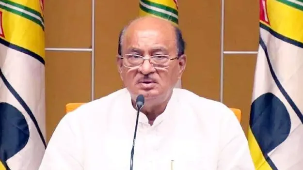 250 కోట్ల భూమిని దోచుకున్నారు 