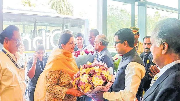 జస్టిస్‌ లీసా గిల్‌ ప్రమాణ స్వీకారం నేడు