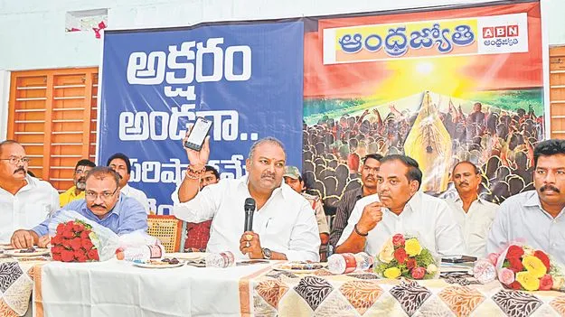 ఎస్‌ఈజెడ్‌లో స్థానికులకే ఉద్యోగాలు