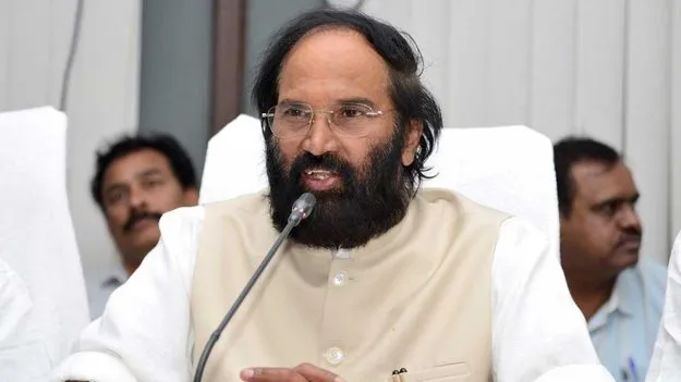 అడ్డదారుల్లో ధాన్యం తరలిస్తే కఠిన చర్యలు: మంత్రి ఉత్తమ్