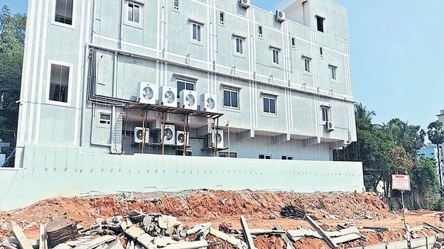 ప్రభుత్వ భూమిలో కల్యాణ మండపం