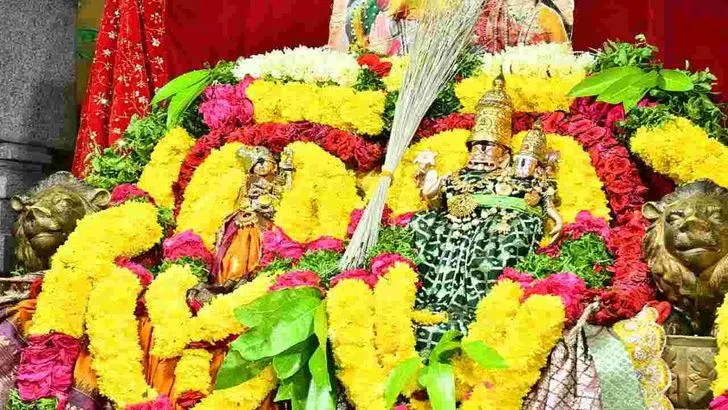 యాదగిరీశుడికి రికార్డు స్థాయిలో ఆదాయం