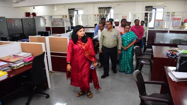 కార్యాలయాలను పరిశుభ్రంగా ఉంచాలి