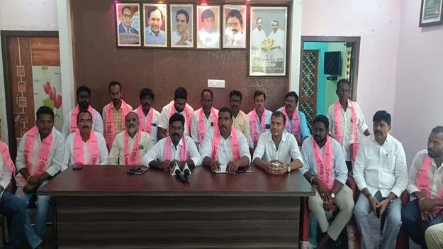 సాగునీటిపై అవగాహన లేని ఎమ్మెల్యే..