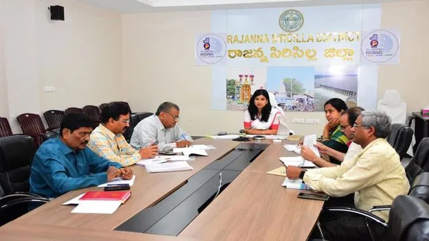 ఇందిరమ్మ ఇళ్ల నిర్మాణాల్లో వేగం పెంచాలి