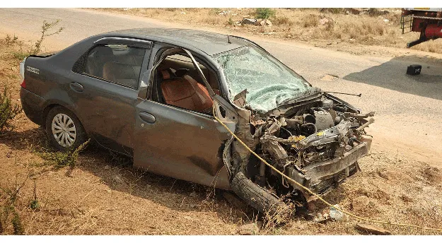 చికిత్స కోసం వెళ్తూ తిరిగిరాని లోకాలకు..