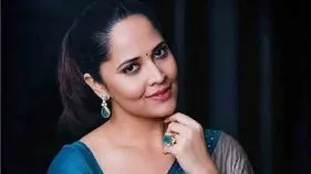 నటి అనసూయపై అసభ్య పోస్టులు.. కడప జిల్లా వ్యక్తి అరెస్ట్..