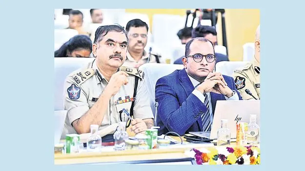 రోడ్డు ప్రమాదాలు తగ్గాలి