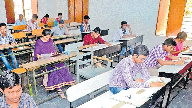 ఇన్విజిలేటర్ల నియామకంలో గందరగోళం