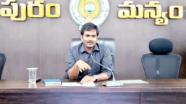 Revenue Issues   రెవెన్యూ సమస్యల పరిష్కారానికి ప్రాధాన్యం