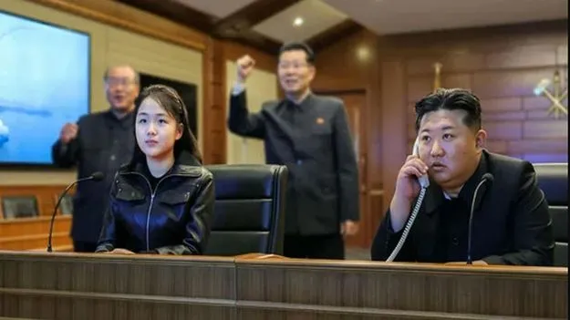 ఉత్తర కొరియా క్షిపణి ప్రయోగాలు.. కూతురితో కలిసి వీక్షించిన కిమ్.. 