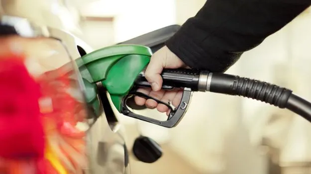 ఇరాన్ యుద్ధం.. పెట్రోల్, గ్యాస్, ఎరువుల నిల్వలు సరిపోతాయా.. 