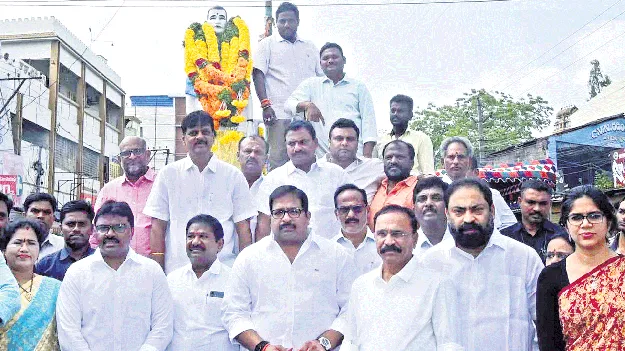 అమరజీవికి ఘన నివాళి