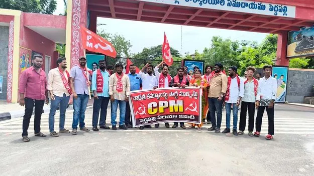 నిరుద్యోగులకు ఇచ్చిన హామీలను నెరవేర్చాలి