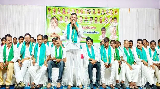 సంఘటిత శక్తితోనే రాజకీయ ప్రయోజనాలు 