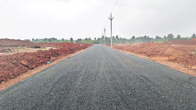 అన్నవరంలో భూమాయ