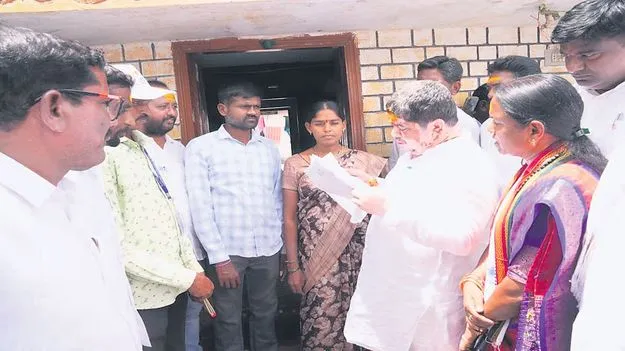 ఓటర్లు తమ ఓటు హక్కు కోల్పోకూడదు