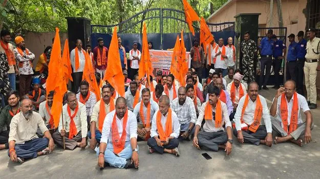 సింగరేణి స్థలాలను ఆక్రమిస్తున్న వారిపై చర్యలు తీసుకోవాలి 