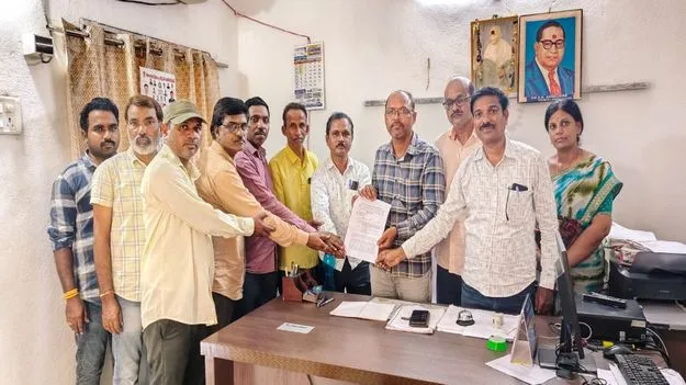 ఉపాధ్యాయుల సమస్యలను పరిష్కరించాలి