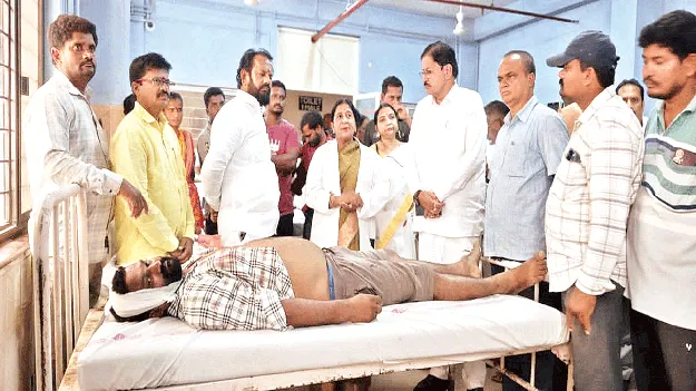 రోడ్డు నిర్మించమంటే దాడి