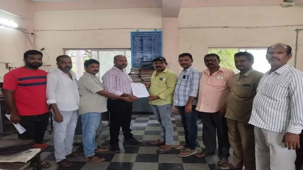 ఆర్‌టీసీ డిపో కార్మికుల సమస్యలు పరిష్కరించండి 
