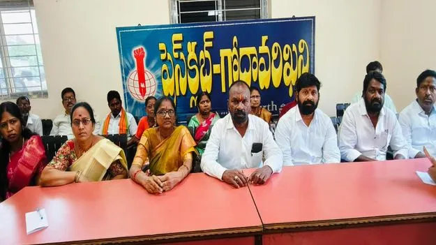 ఉద్యమకారులకు ఇచ్చిన హామీలను అమలు చేయాలి 