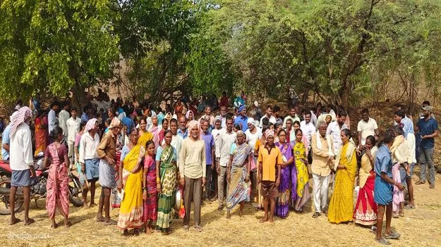 సాంకేతిక లోపం... ఉపాధి కూలీలకు శాపం