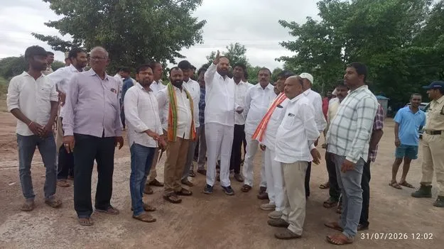ఆలయ అభివృద్ధి పనులపై సమీక్ష