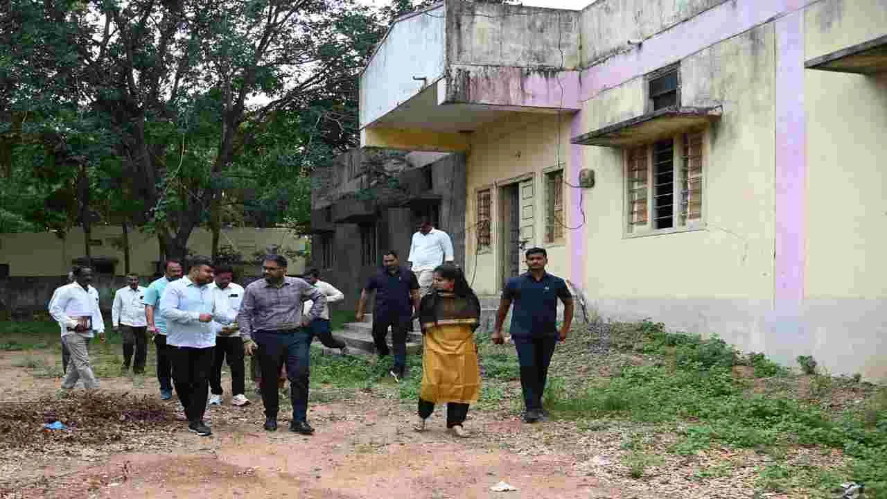 అభివృద్ధి పనులను   నెలాఖరులోగా పూర్తిచేయాలి