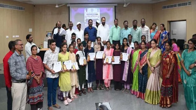 ప్రభుత్వ పాఠశాల ఫలితాలపై ప్రచారం చేయాలి