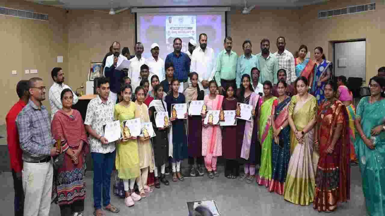 ప్రభుత్వ పాఠశాల ఫలితాలపై ప్రచారం చేయాలి