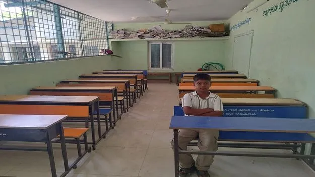 ఉపాధ్యాయులు ఫుల్‌..   విద్యార్థులు నిల్‌...