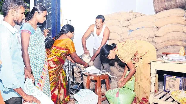 సన్న బియ్యమూ తీసుకోలే..