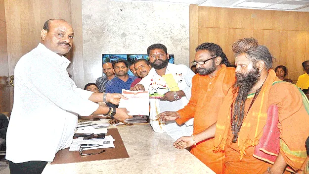 చేసిన అభివృద్ధిని ప్రజల్లోకి తీసుకెళ్లాలి