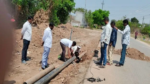 మిషన్‌ భగీరథ పైపులైన్ల మరమ్మతు