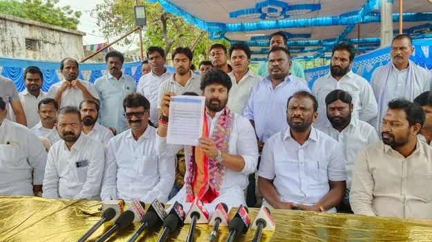 కేటీఆర్‌ రాజకీయ సన్యాసానికి సిద్ధంగా ఉండు