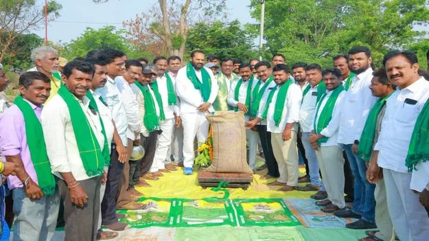 బీఆర్‌ఎస్‌ నేతలను కాపాడేందుకే    ముందుకు సాగని విచారణ  