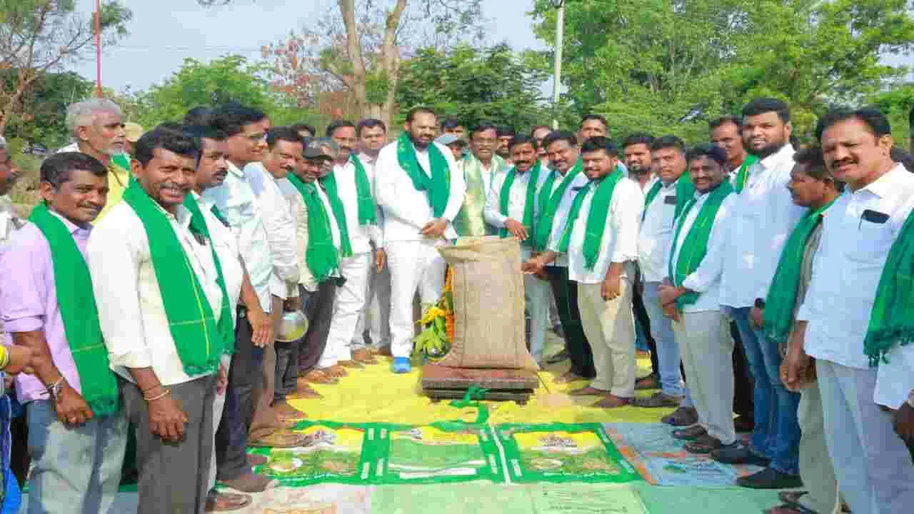 బీఆర్‌ఎస్‌ నేతలను కాపాడేందుకే    ముందుకు సాగని విచారణ