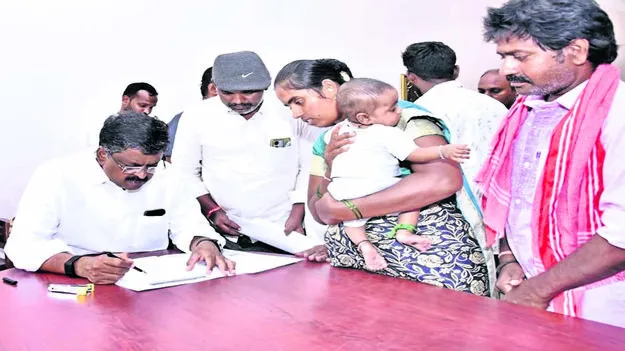 MINISTER: చిన్నారి వైద్య సాయానికి మంత్రి భరోసా