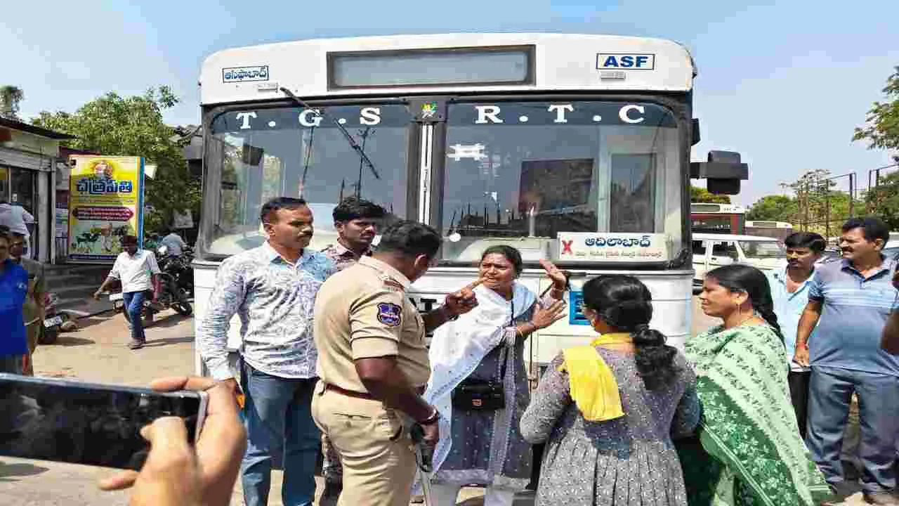 kumaram bheem asifabad- సమ్మెతో నిలిచిన ఆర్టీసీ బస్సులు