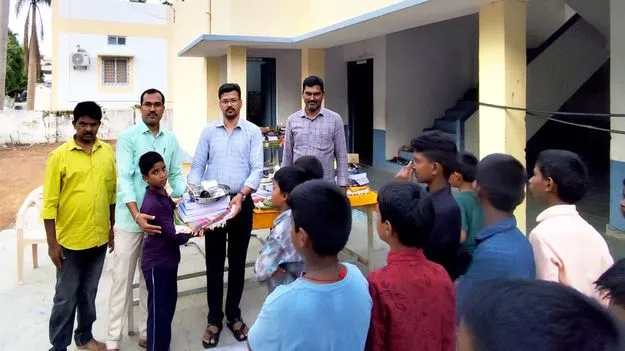 చదువుతోనే ఉన్నత శిఖరాలు అందుకోవచ్చు 