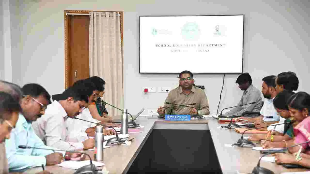 పాఠశాలల్లో విద్యార్థుల సంఖ్య పెంచాలి