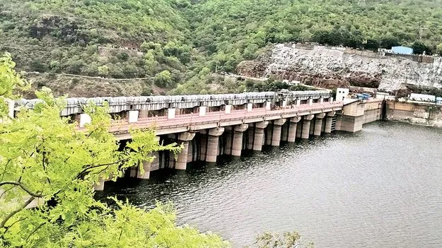 శ్రీశైలానికి 1,71,184 క్యూసెక్కుల ఇన్‌ఫ్లో 